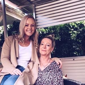 Meet your Posher, Claudia